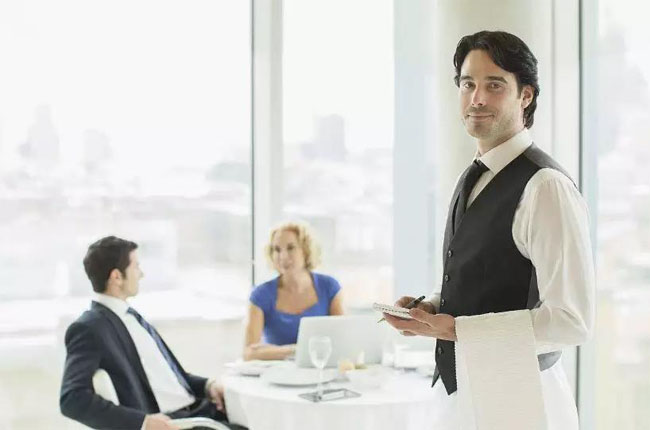 要做到優質的服務,得先自己心里有服務意識